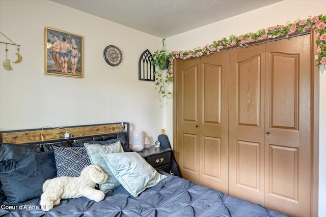 bedroom featuring a closet