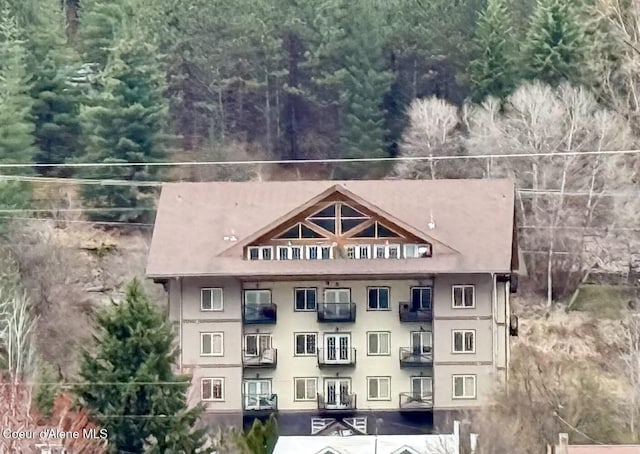 view of front facade with stucco siding