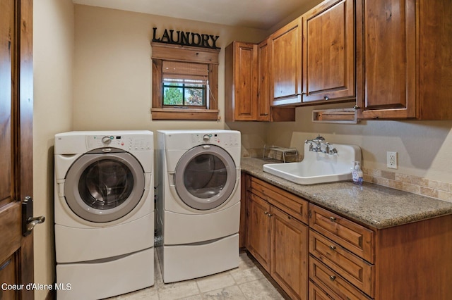 16917 S Basalt Dr, Coeur Dalene, ID 83814 - laundry area featuring washing machine and dryer and cabinet space