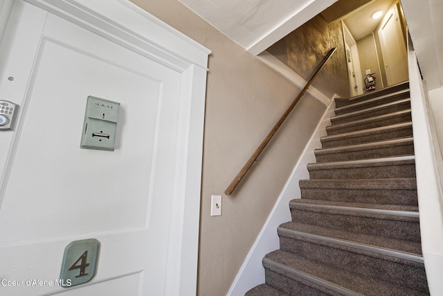 516 E Indiana Ave, Coeur Dalene, ID 83814 - view of stairway