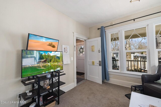 516 E Indiana Ave, Coeur Dalene, ID 83814 - living area with baseboards and carpet
