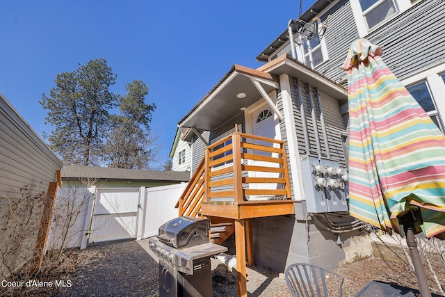 516 E Indiana Ave, Coeur Dalene, ID 83814 - view of property exterior with a gate and fence
