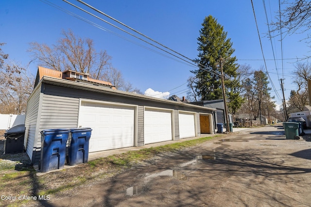 516 E Indiana Ave, Coeur Dalene, ID 83814 - view of garage