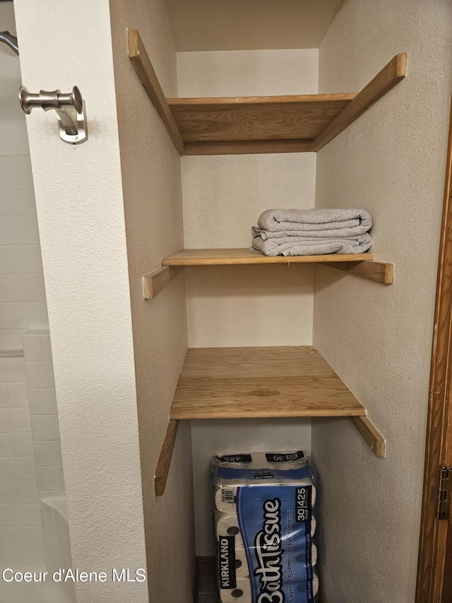 11268 N Friar Dr, Hayden, ID 83835 - interior space featuring a textured wall