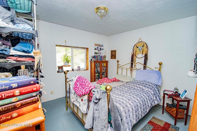 2884 Morris Rd, Naples, ID 83847 - bedroom with a textured ceiling