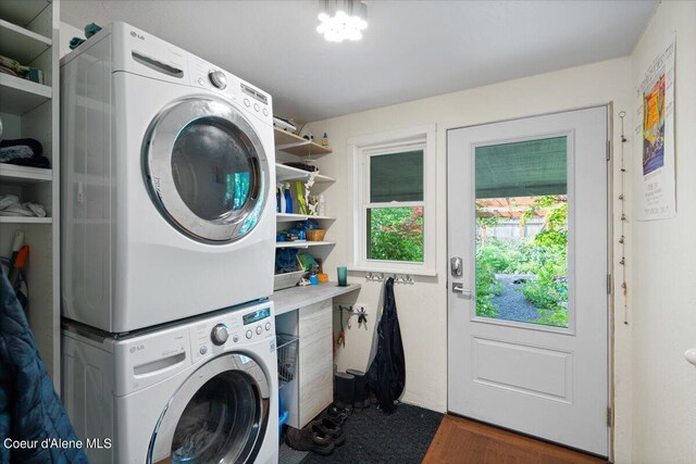 917 E Young Ave, Coeur Dalene, ID 83814 - washroom with stacked washer and clothes dryer