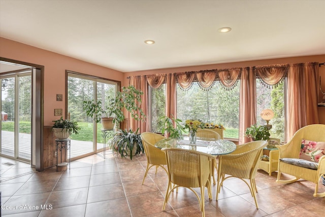 2885 S Folsom Ridge Rd, Coeur Dalene, ID 83814 - tiled dining room featuring recessed lighting