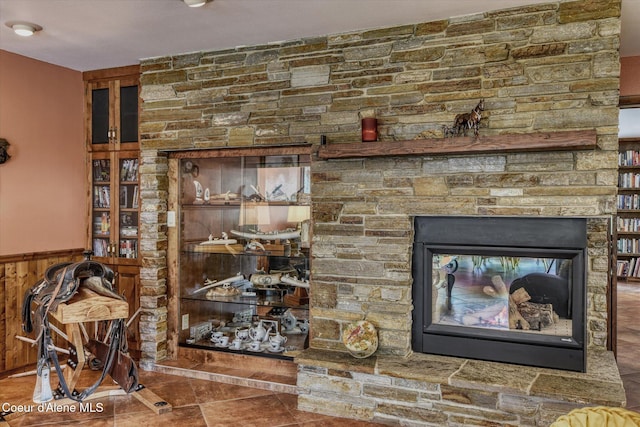 2885 S Folsom Ridge Rd, Coeur Dalene, ID 83814 - detailed view of a wainscoted wall
