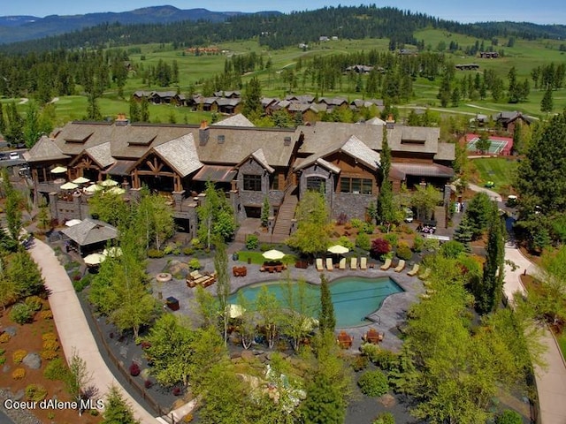 bird's eye view with a mountain view