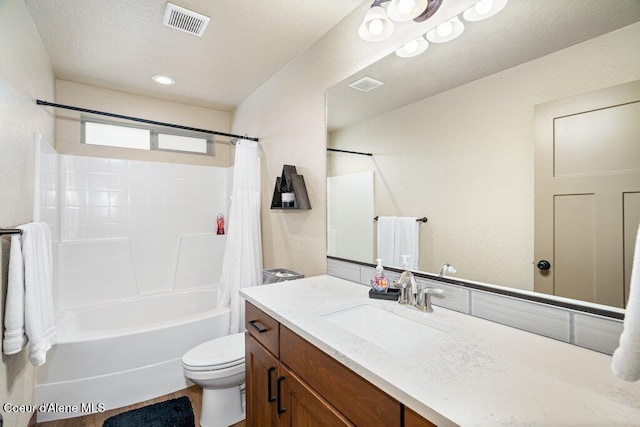 635 E Valley St, Oldtown, ID 83822 - bathroom with toilet, visible vents, shower / bath combo with shower curtain, and vanity