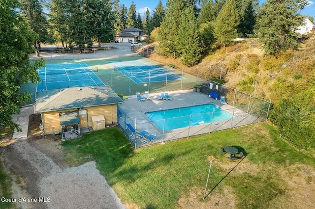 8533 N Tartan Dr, Hayden, ID 83835 - aerial view of a pool
