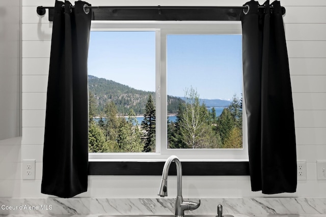 247 Living Waters Way, Priest River, ID 83856 - interior details featuring a mountain view