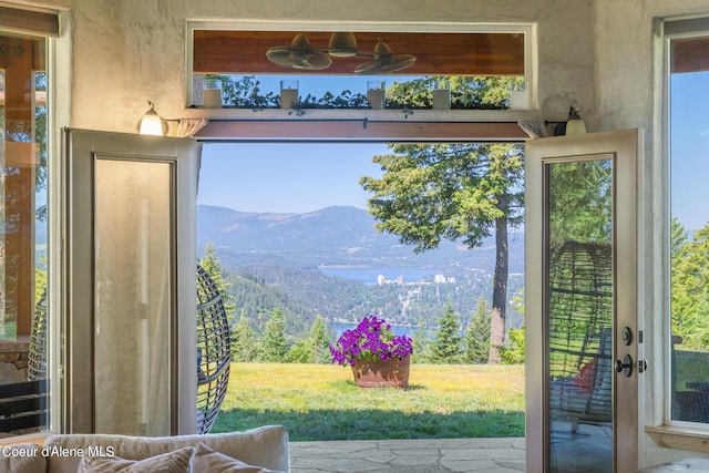 735 S Bushwacker Rd, Coeur Dalene, ID 83814 - entryway featuring a mountain view
