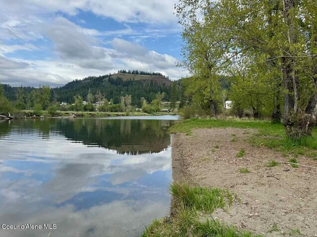 149 Sunny Rd, Saint Maries, ID 83861