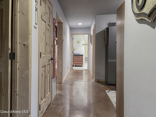 314 Overlake View Rd, Cocolalla, ID 83813 - hall featuring baseboards and finished concrete floors