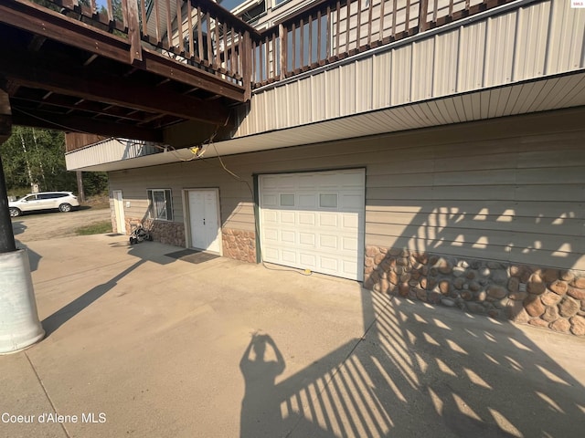 1959 Thimbleberry Ln, Sandpoint, ID 83864 - exterior space featuring driveway and a garage