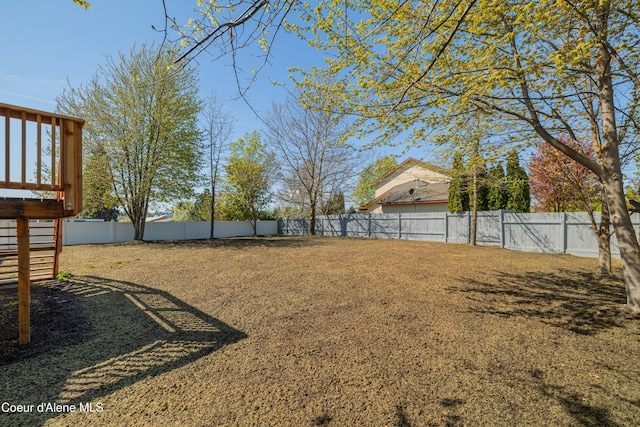 7435 N Cornwall St, Coeur Dalene, ID 83815 - view of yard featuring fence