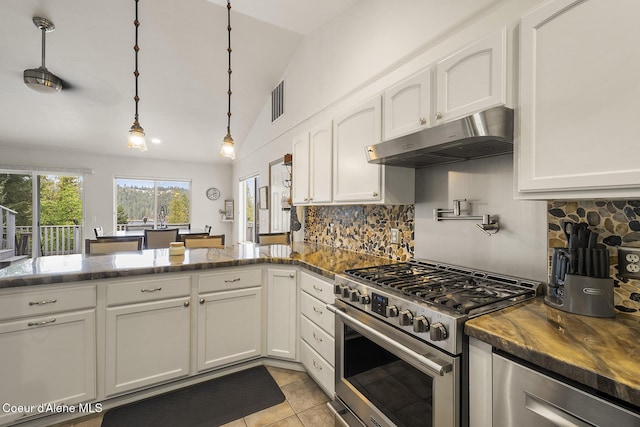 19820 S Alcan Rd, Coeur Dalene, ID 83814 - kitchen with gas range, under cabinet range hood, white cabinetry, a peninsula, and backsplash
