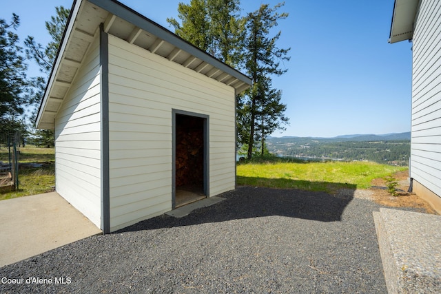 view of outdoor structure featuring an outdoor structure