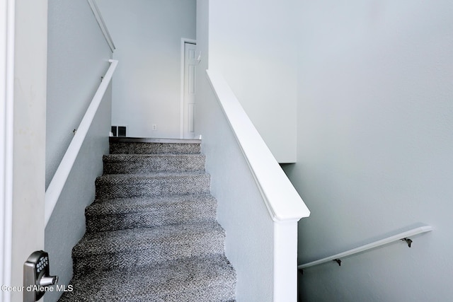 8102 W Arizona St, Rathdrum, ID 83858 - view of stairs