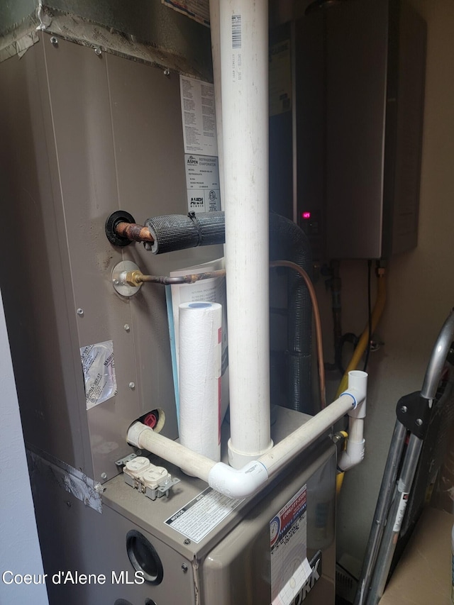 1729 N 9th St, Coeur Dalene, ID 83814 - view of utility room