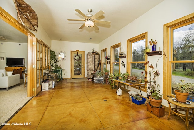 847 Willford Rd, Cocolalla, ID 83813 - hallway featuring finished concrete floors and baseboards