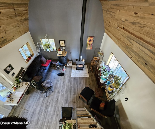 1428 W Elkhorn Meadows Rd, Fernwood, ID 83830 - living area featuring a towering ceiling, healthy amount of natural light, and wood finished floors
