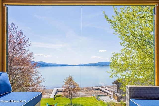 water view with a mountainous background