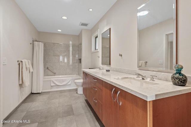 full bathroom with toilet, shower / bathtub combination with curtain, double vanity, recessed lighting, and baseboards