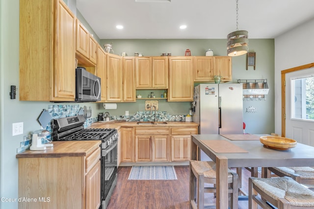 3226 District Two Rd, Bonners Ferry, ID 83805 - kitchen with appliances with stainless steel finishes, a sink, light brown cabinets, and recessed lighting