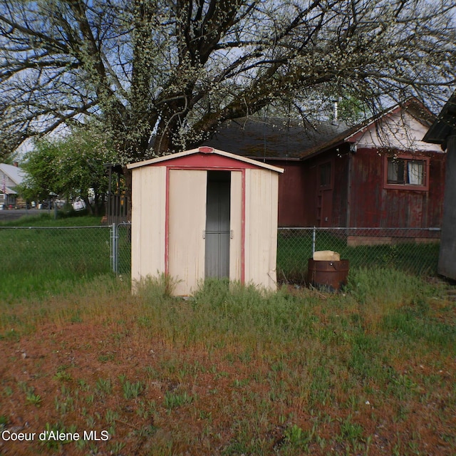 10 3rd St, Fernwood, ID 83830 - view of shed featuring fence