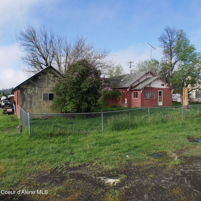 10 3rd St, Fernwood, ID 83830 - view of yard featuring fence