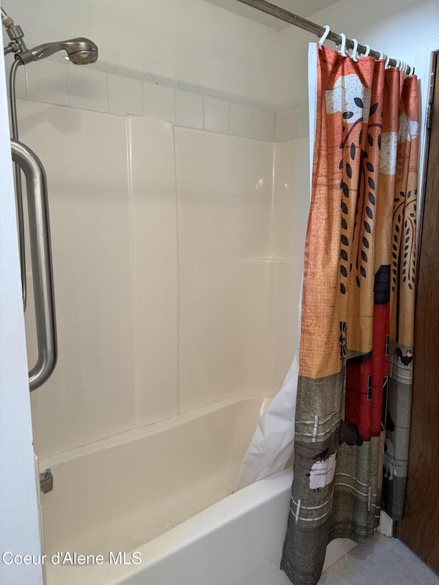 3216 Dufort Rd, Sagle, ID 83860 - full bath featuring shower / tub combo