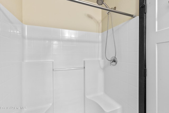1201 E Locust Ave, Coeur Dalene, ID 83814 - bathroom featuring tiled shower