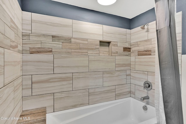 12251 W Blessing Hill Rd, Post Falls, ID 83854 - bathroom featuring shower / bath combo