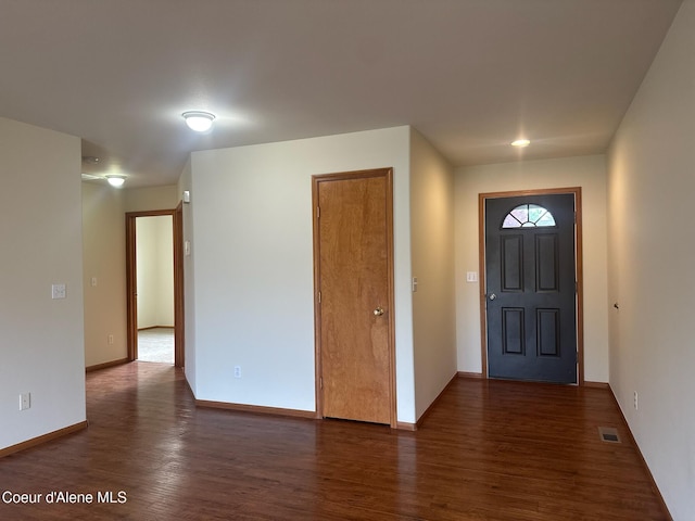 1205 Kinnikinnik Ave, Sandpoint, ID 83864 - entryway featuring dark wood finished floors