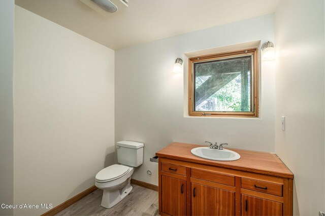 3463 E Sunset Dr, Harrison, ID 83833