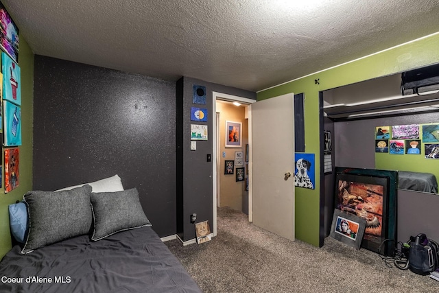 837 N 19th St, Coeur Dalene, ID 83814 - bedroom featuring carpet and a textured ceiling