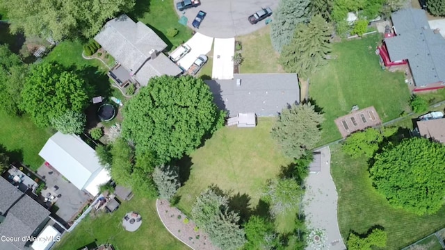 aerial view of property and surrounding area