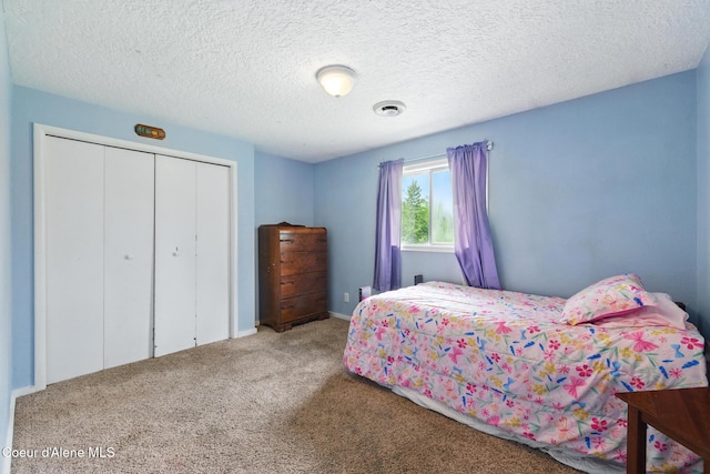 6699 Colburn Culver Rd, Sandpoint, ID 83864 - carpeted bedroom with a closet