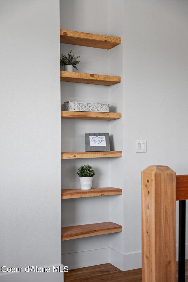 3298 W Coon Creek Rd, Plummer, ID 83851 - detailed view of baseboards