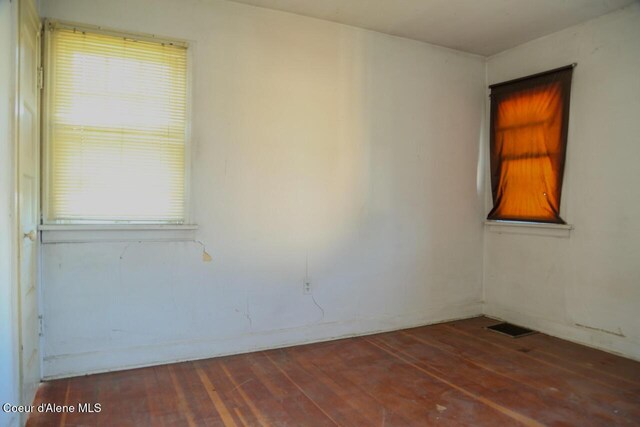 2224 N Park Rd, Spokane Valley, WA 99212 - unfurnished room with hardwood / wood-style floors