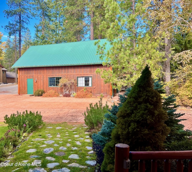 271 W Shore Ln, Sandpoint, ID 83864 - view of garage