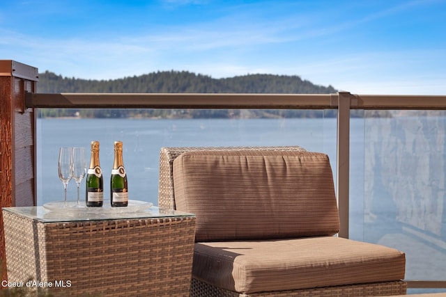balcony featuring a mountain view