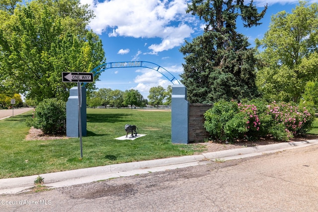 131 Ord Blvd, Nampa, ID 83686 - surrounding community with a yard