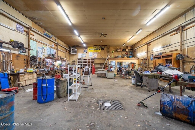 911 French Gulch Rd, Kingston, ID 83839 - garage with a workshop area