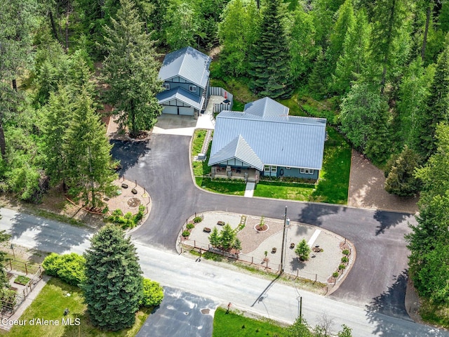 aerial view of property and surrounding area