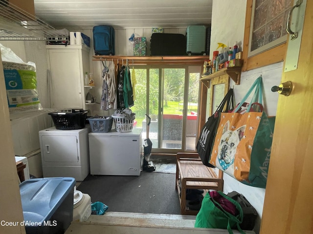 84 Highland Flats Rd, Naples, ID 83847 - laundry area with washing machine and clothes dryer