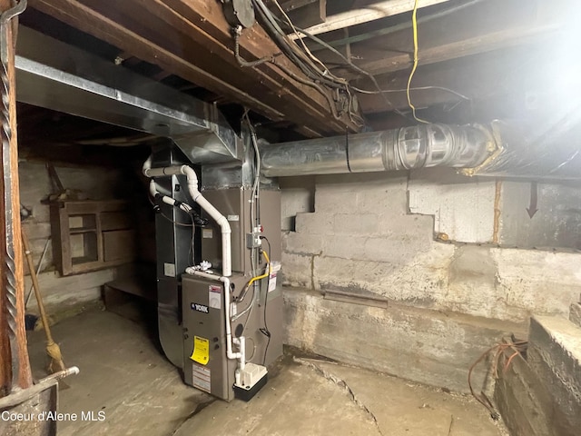 84 Highland Flats Rd, Naples, ID 83847 - below grade area featuring heating unit