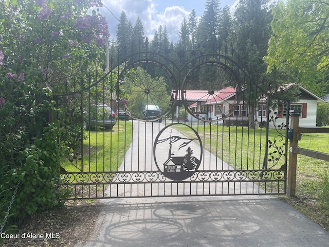 84 Highland Flats Rd, Naples, ID 83847 - gate with a lawn